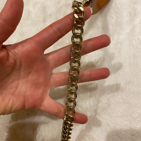 BCBG Maxazria Chain Purse - Picture 4 of 16